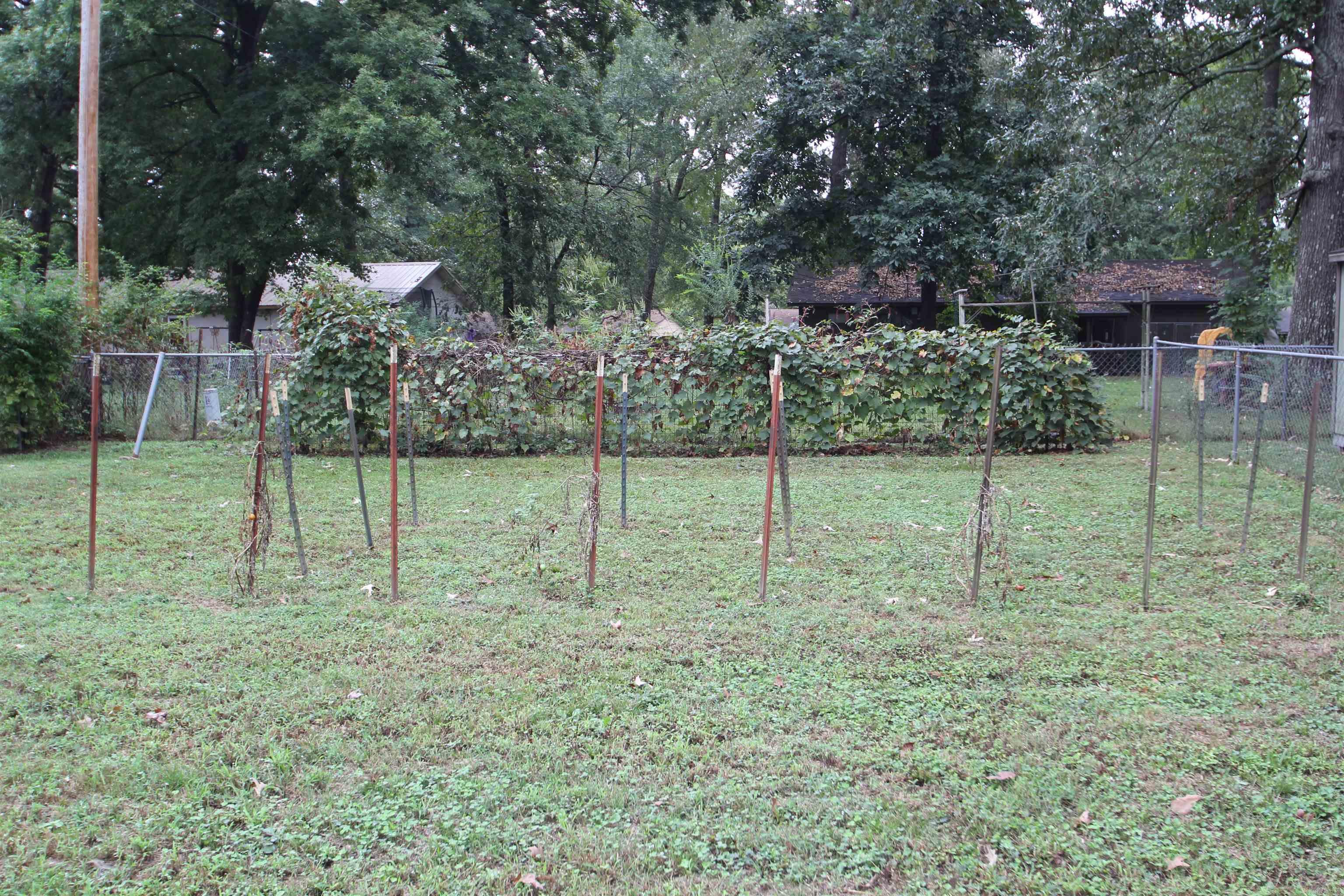 SHADY GROVE - Residential