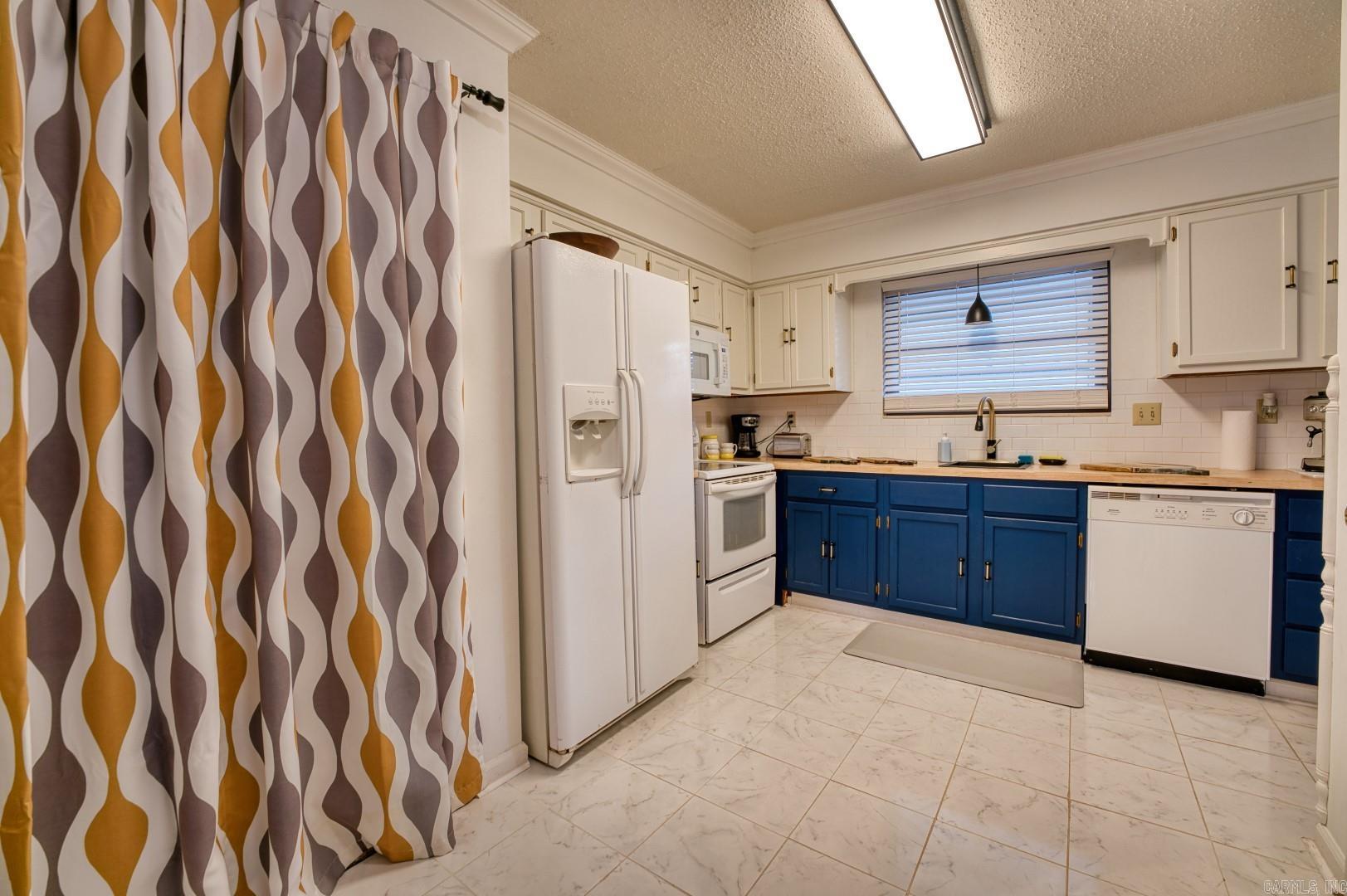 WHISPERING PINES HPR - Residential