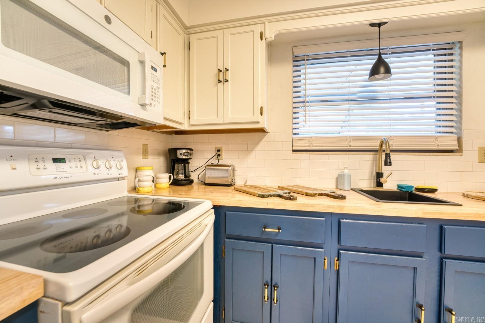 WHISPERING PINES HPR - Residential