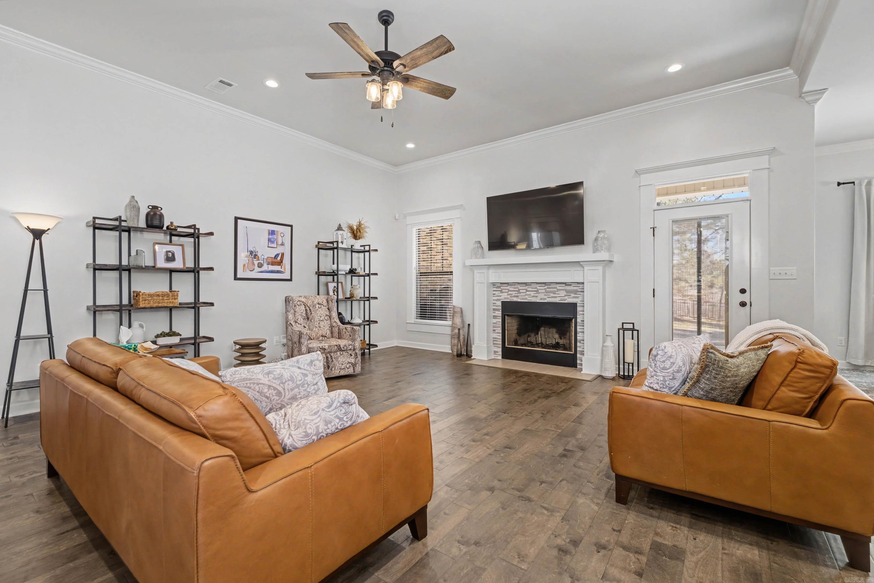 PLEASANT LAKE ESTATES - Residential