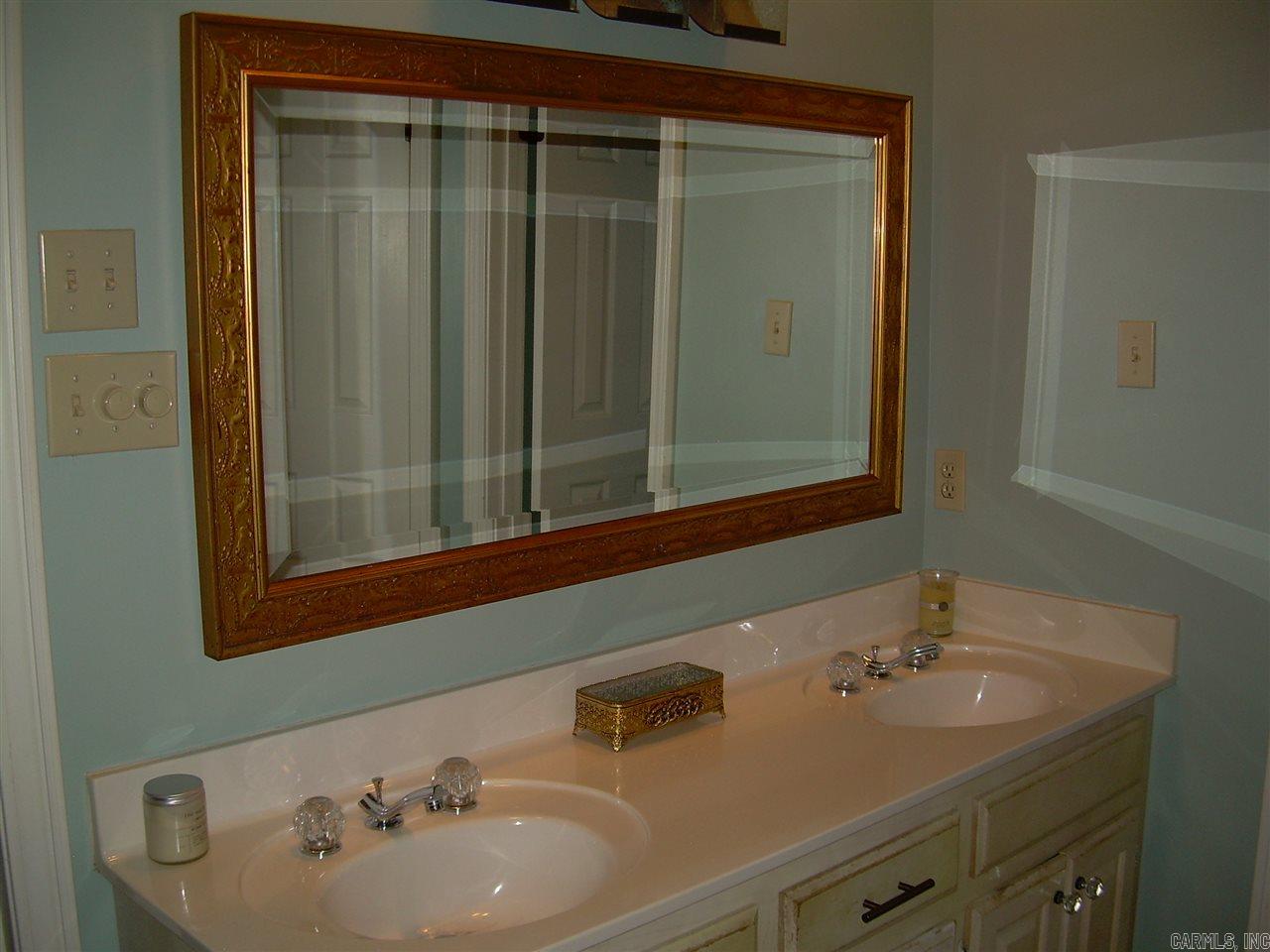 Longlea Manor - Residential