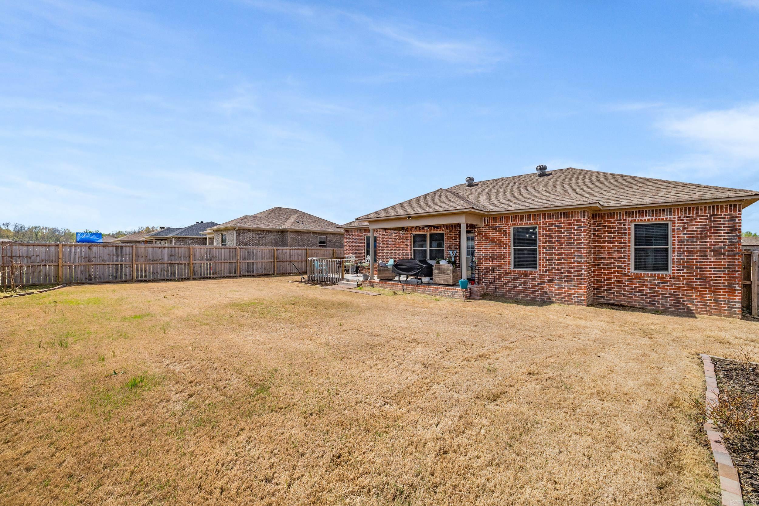 DEERFIELD ESTATES - Residential