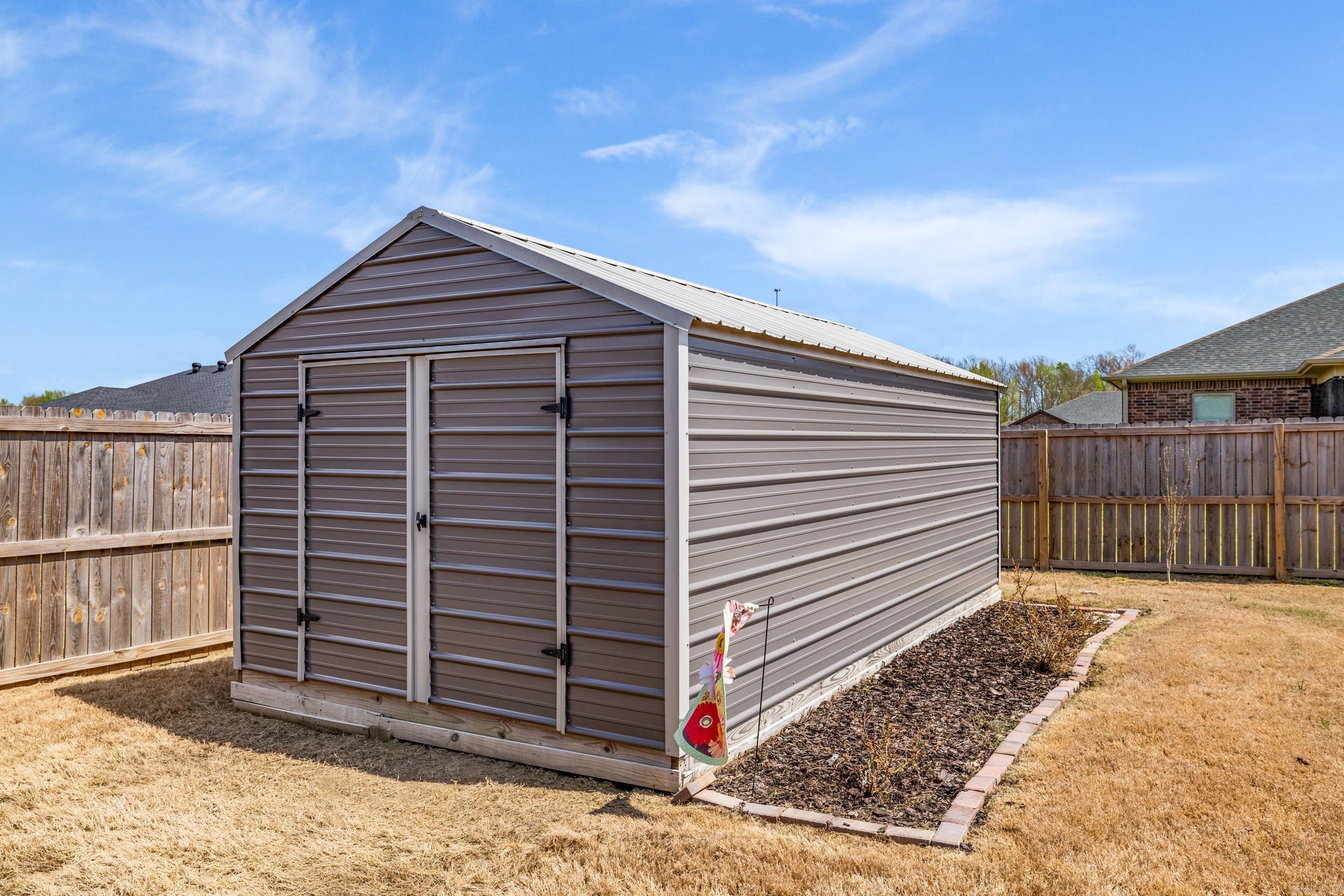 DEERFIELD ESTATES - Residential