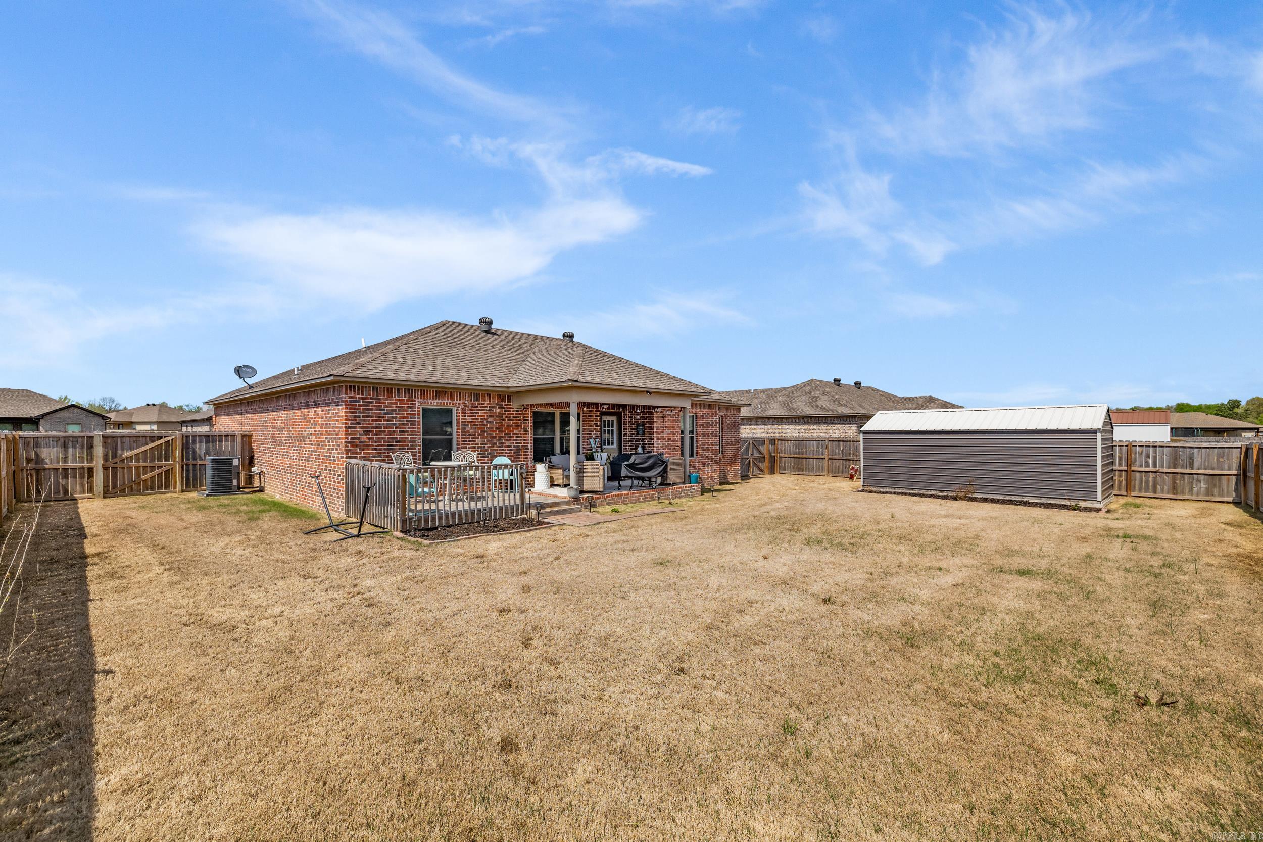 DEERFIELD ESTATES - Residential