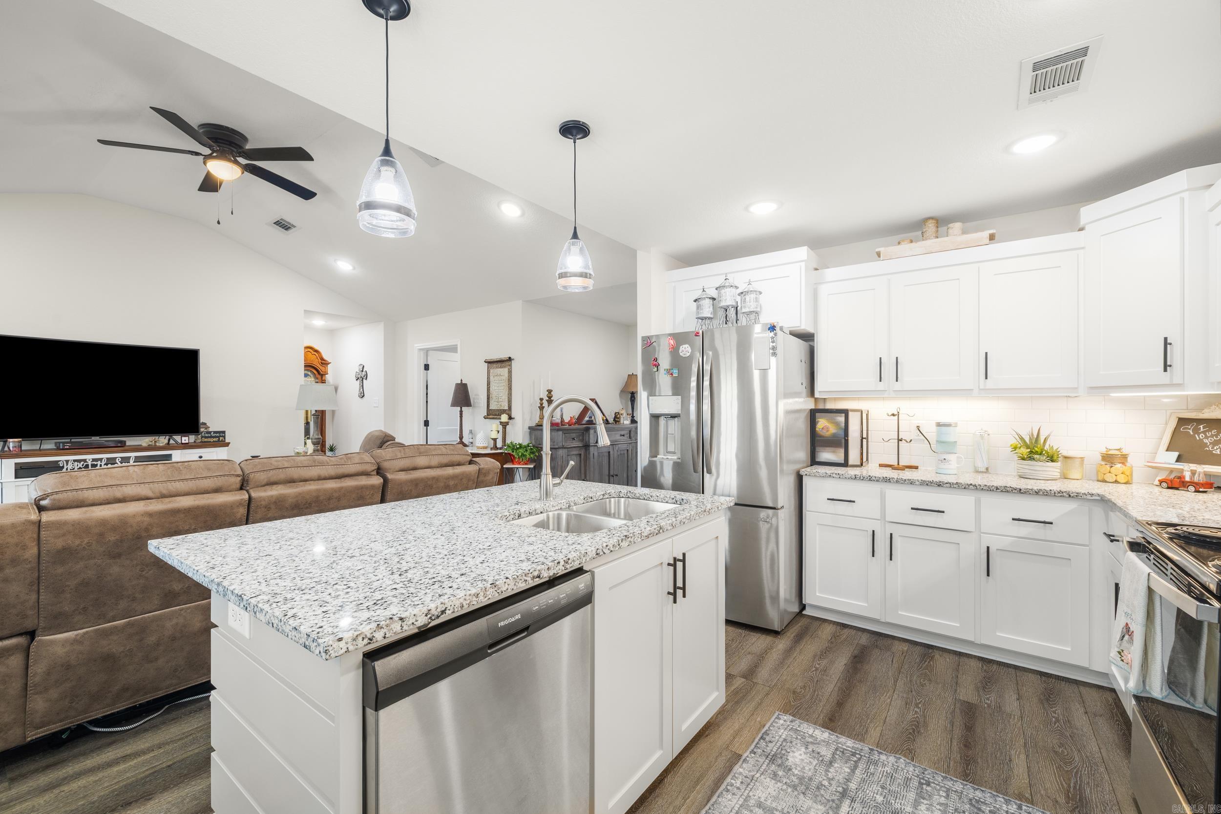 DEERFIELD ESTATES - Residential