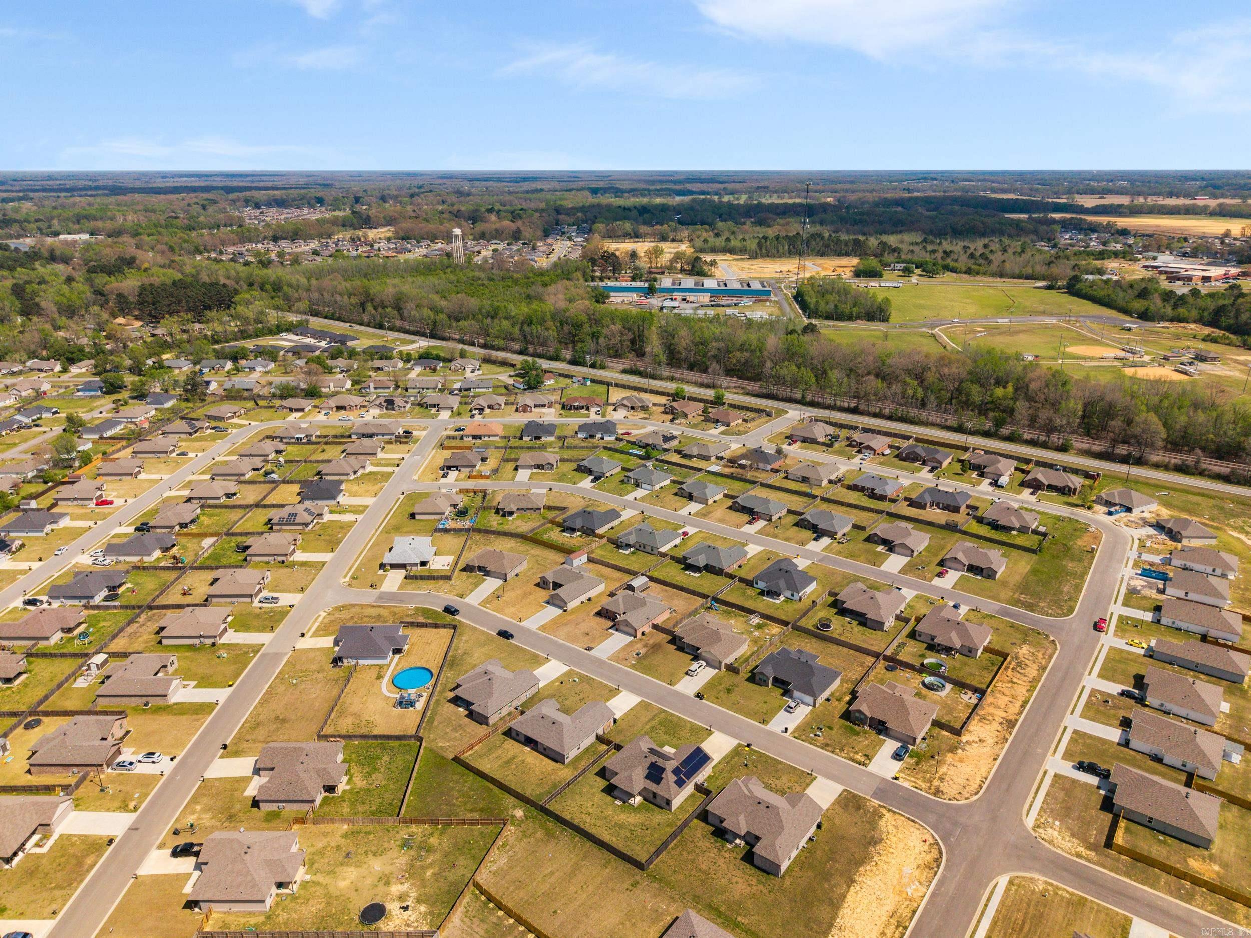 DEERFIELD ESTATES - Residential