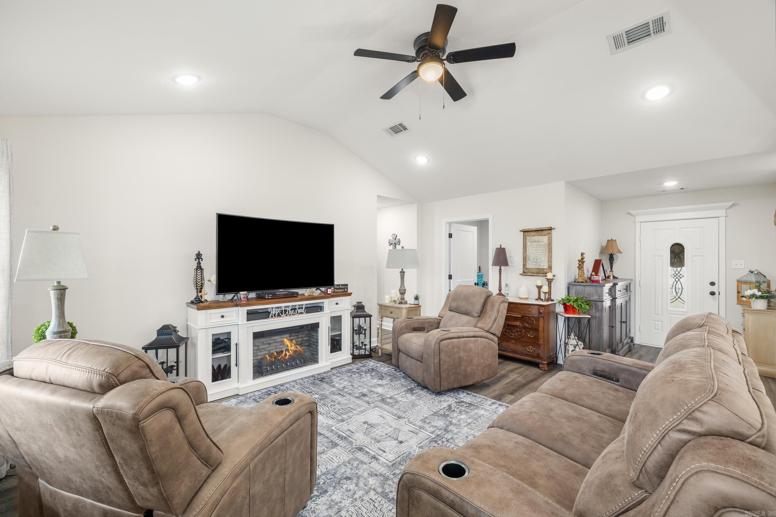 DEERFIELD ESTATES - Residential