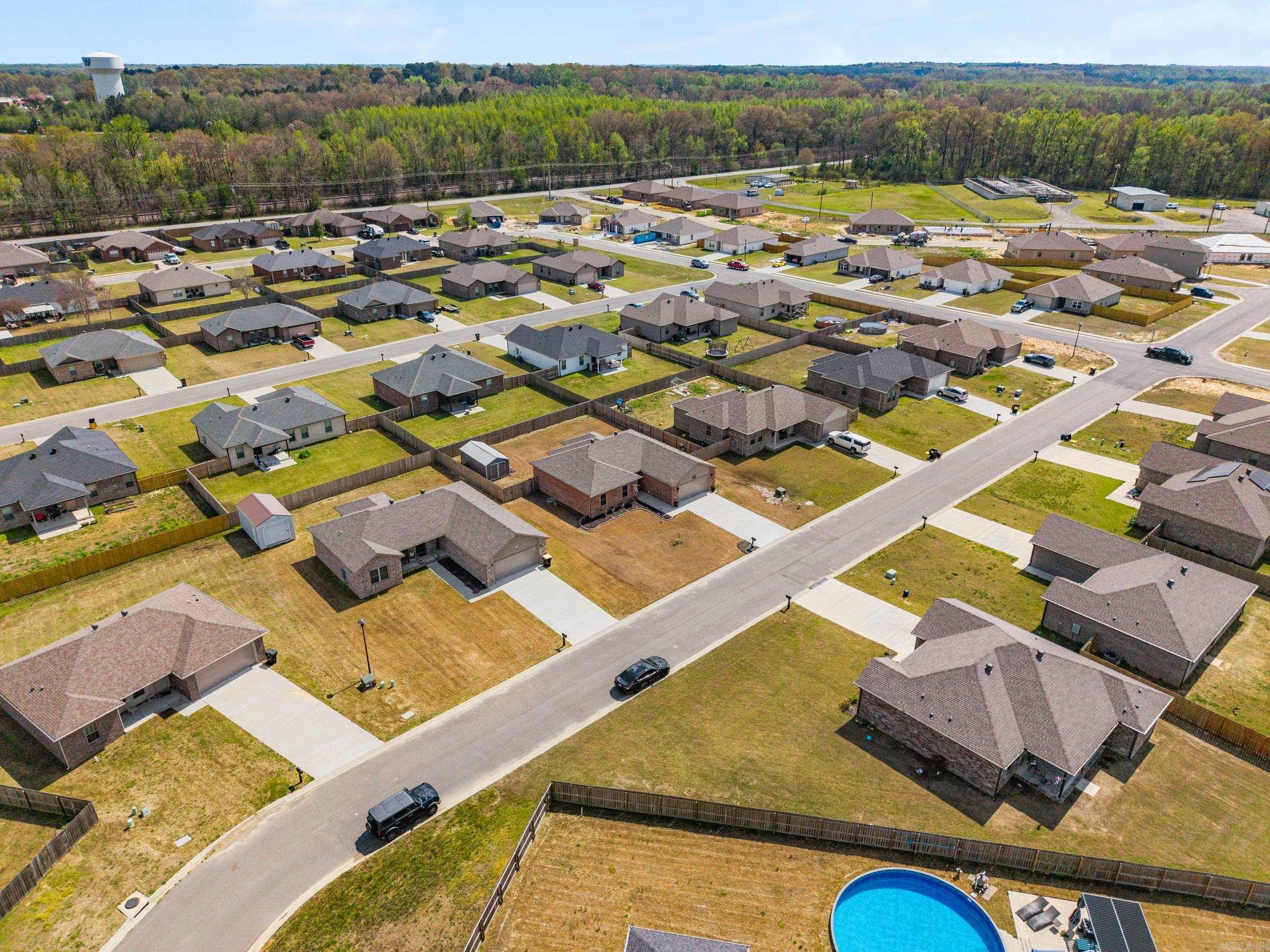 DEERFIELD ESTATES - Residential