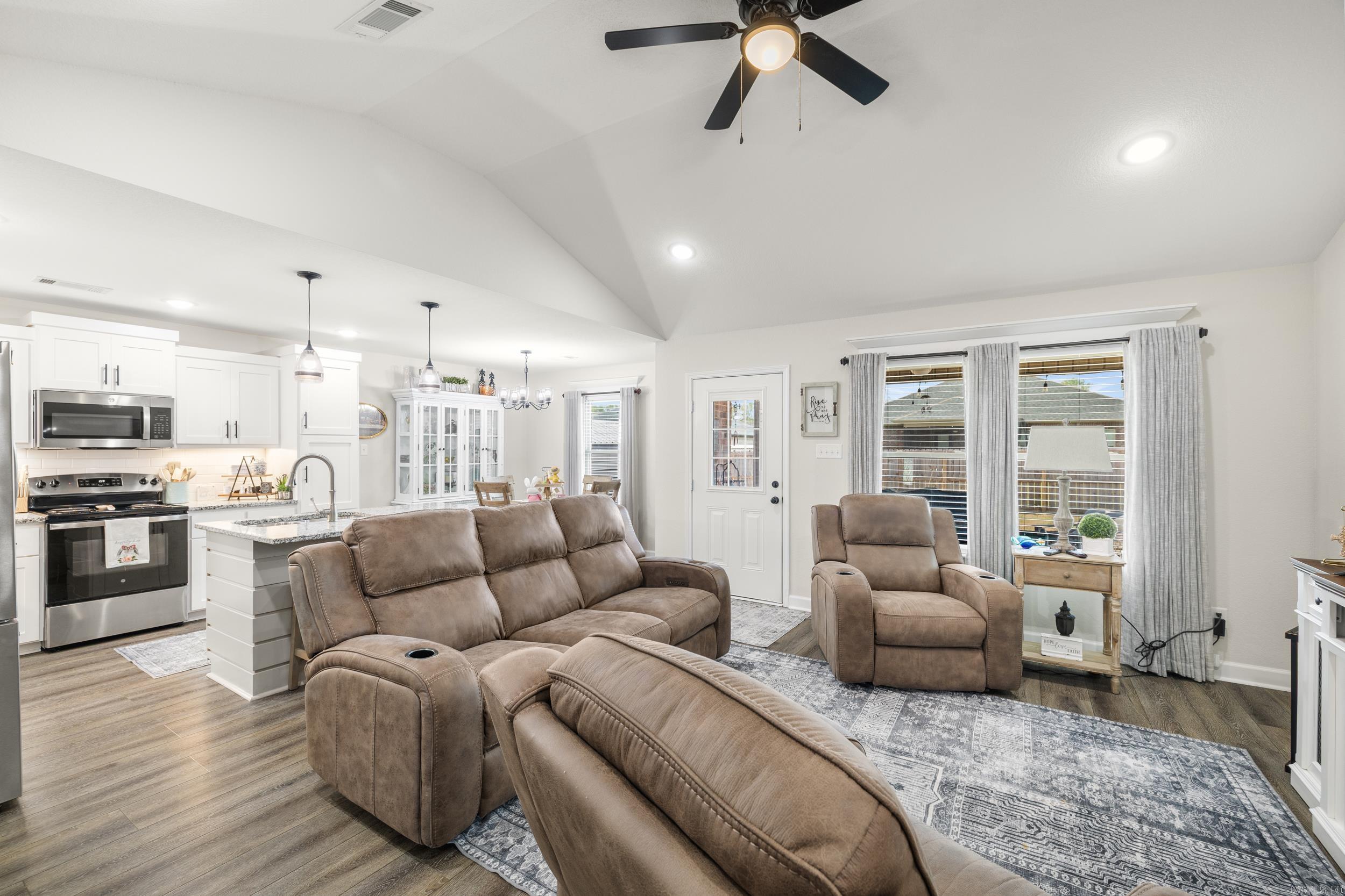 DEERFIELD ESTATES - Residential