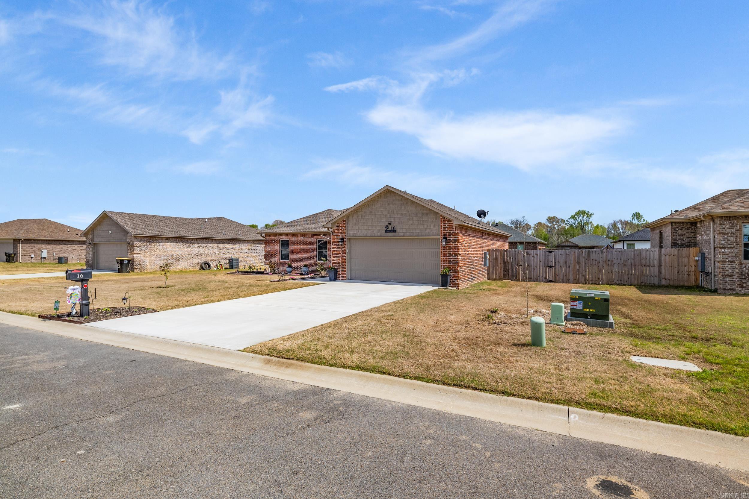 DEERFIELD ESTATES - Residential