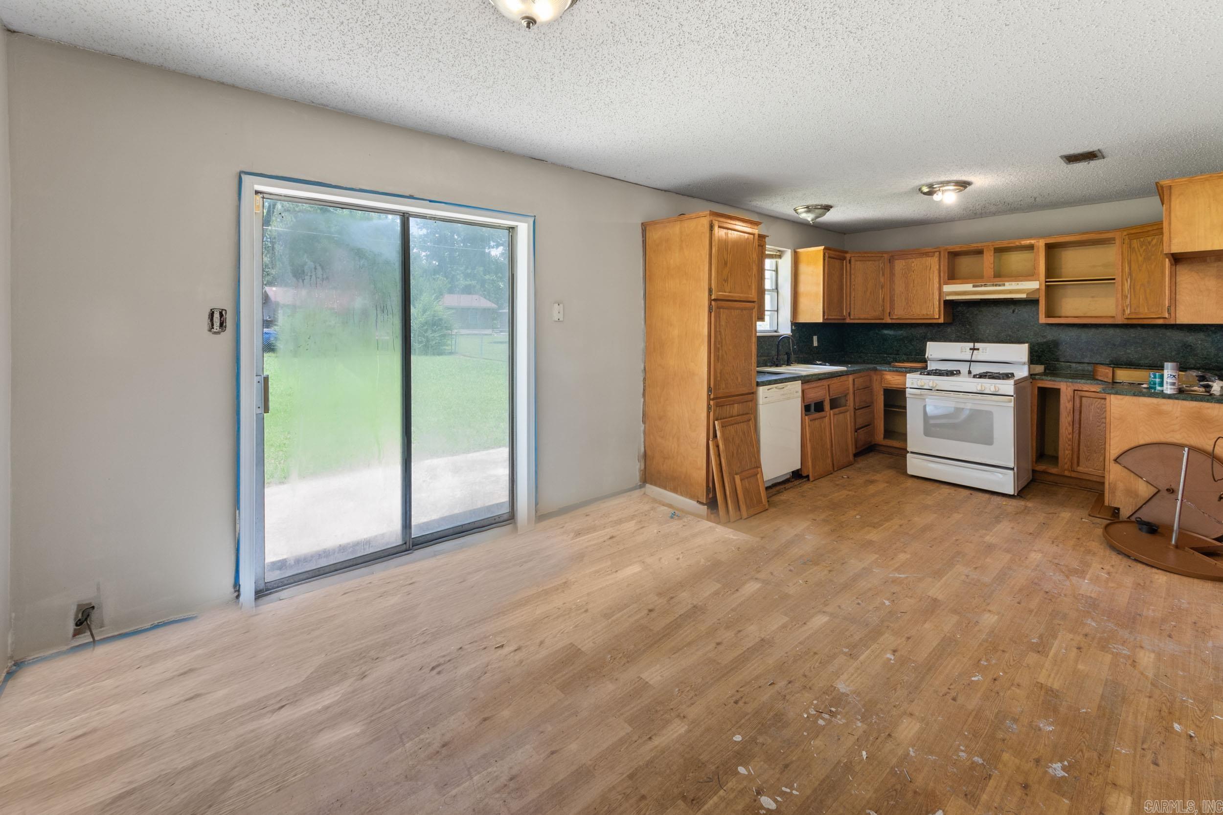 CREEKDALE - Residential