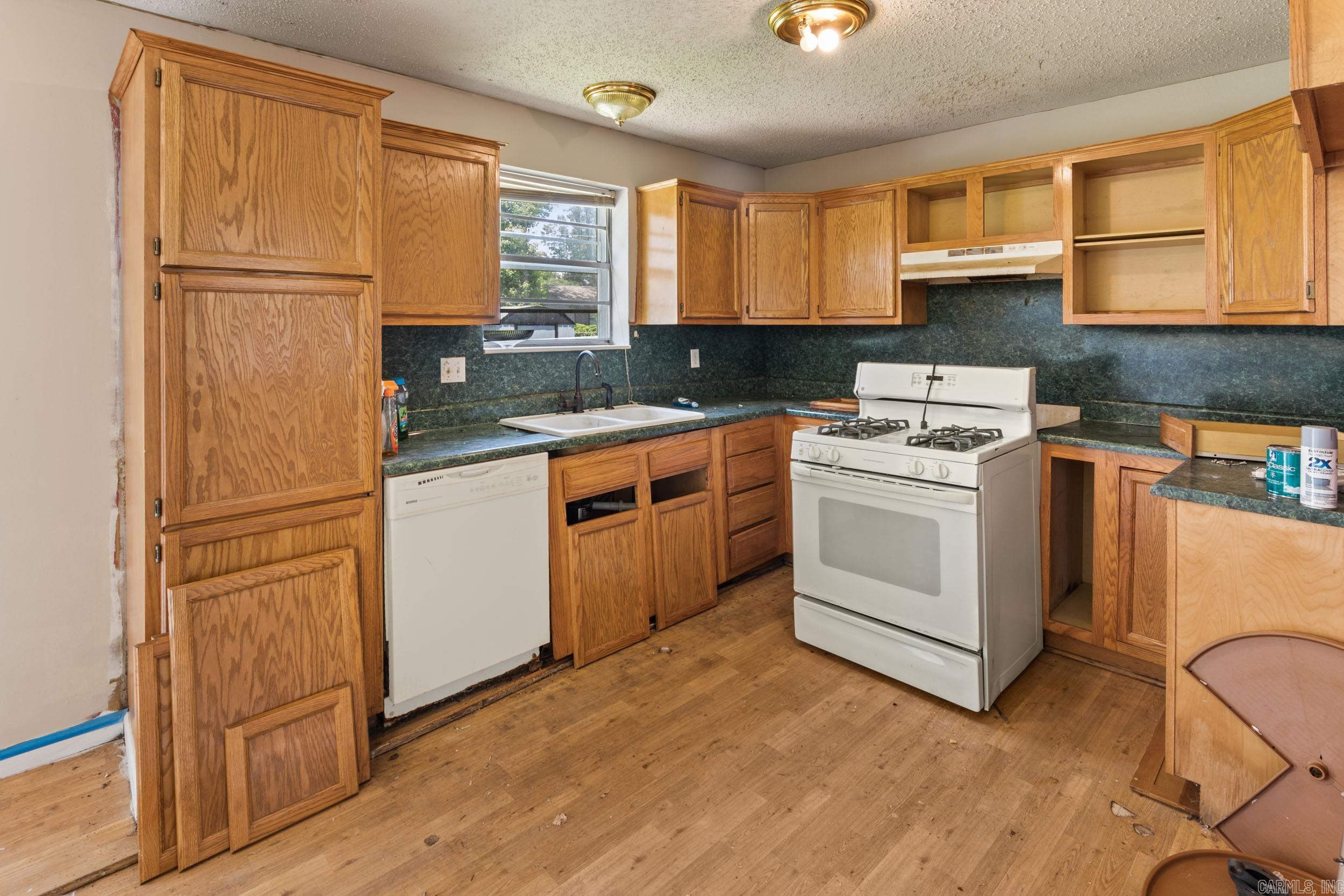 CREEKDALE - Residential