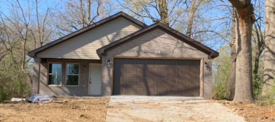 BRAND NEW ALL BRICK WELL BUILT OPEN FLOOR PLAN HOME WITH GRANITE COUNTERTOPS, STAINLESS APPLIANCES, PANTRY, WIDE HALLWAY, LAUNDRY ROOM WITH CABINETRY, MASTER SUITE WITH WALK-IN CLOSET, MASTER BATH AND HALL BATH BOTH HAVE GRANITE COUNTERTOPS, LVP FLOORS THROUGHOUT, CUSTOM CROWN & TRIM IN MAIN AREAS, SMOKE DETECTORS, 2 CAR GARAGE AND A CUTE FRONT PORCH!