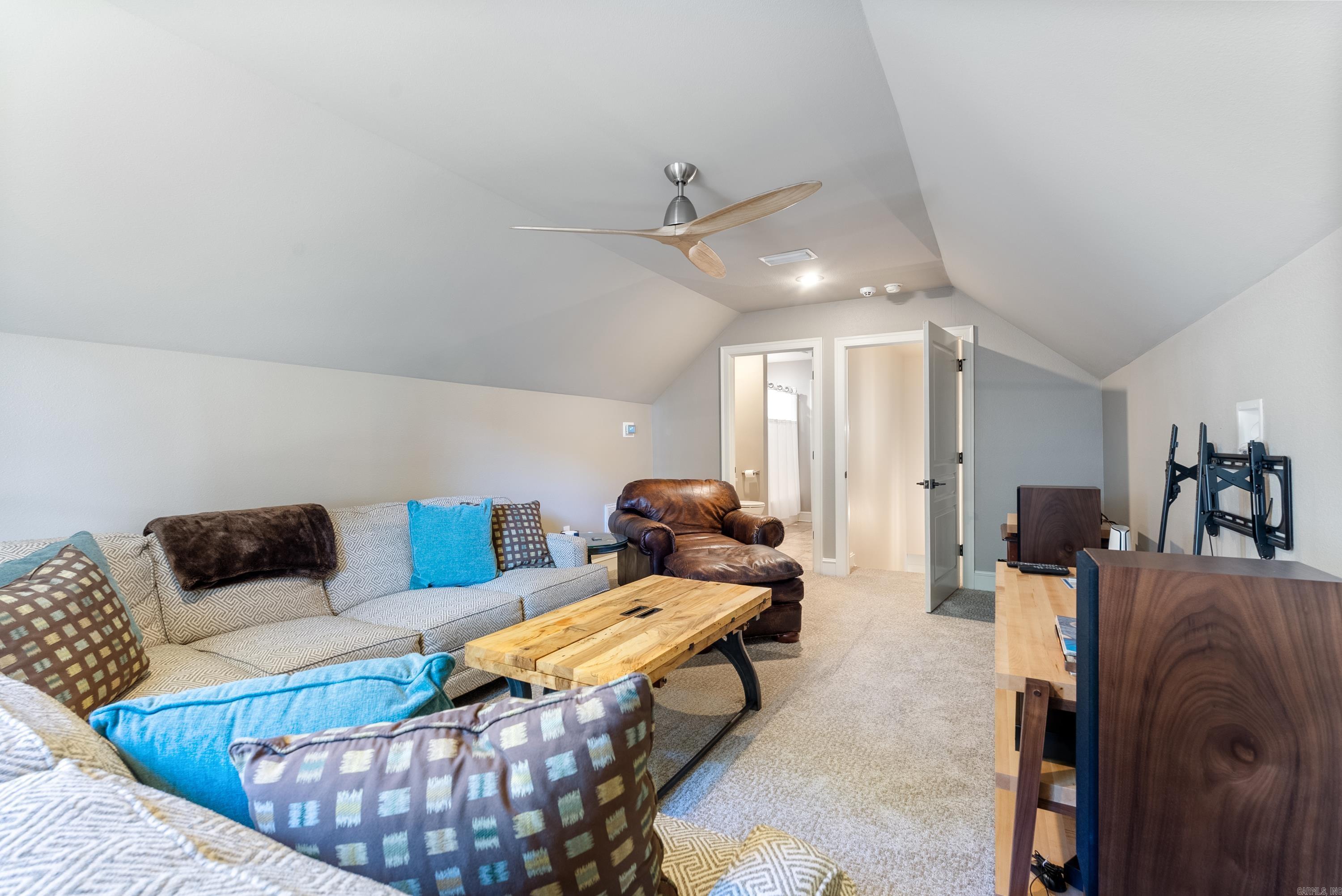 MAINORD'S REPLAT WESCON ESTATE - Residential