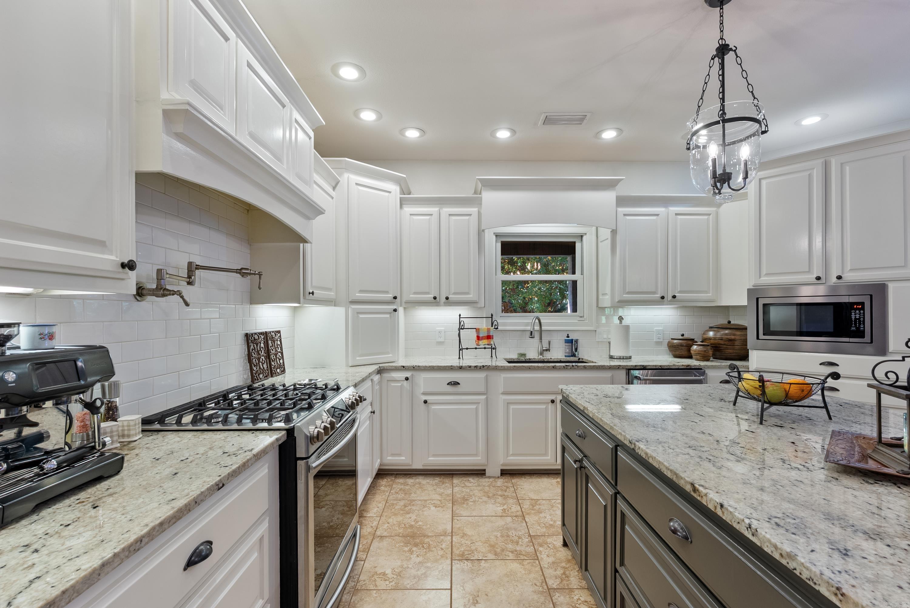 MAINORD'S REPLAT WESCON ESTATE - Residential