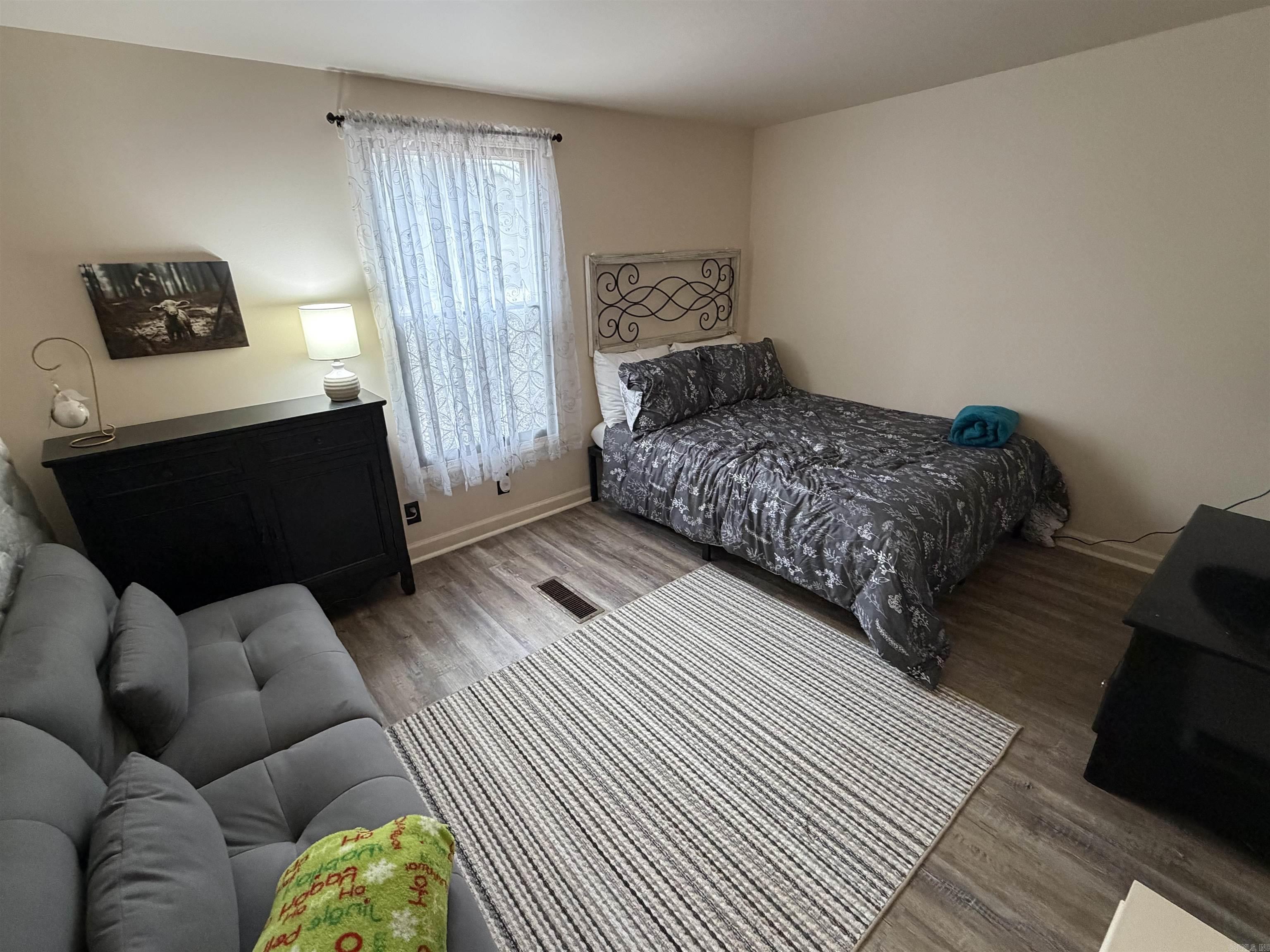 CEDAR FALLS - Residential