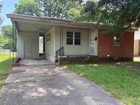 Photo of 17 N Haley Street, Pine Bluff, AR 71602 (MLS # 26029266)