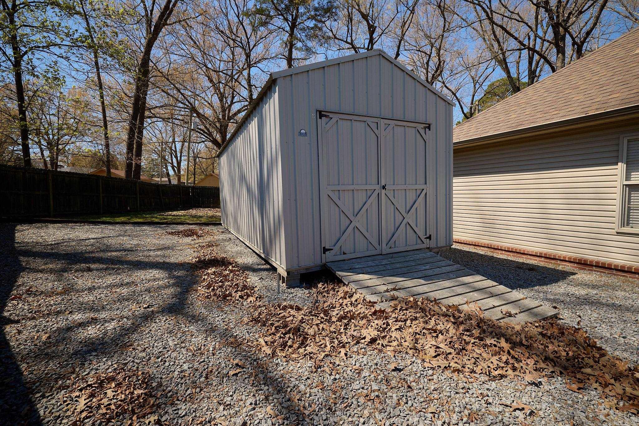 EMERALD VALLEY - Residential