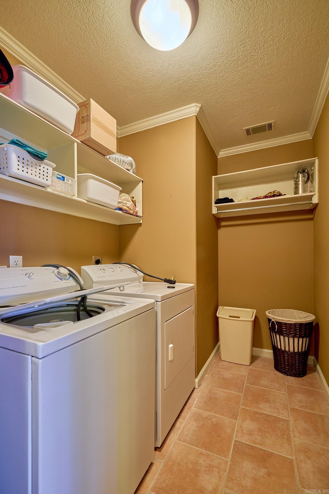 EMERALD VALLEY - Residential