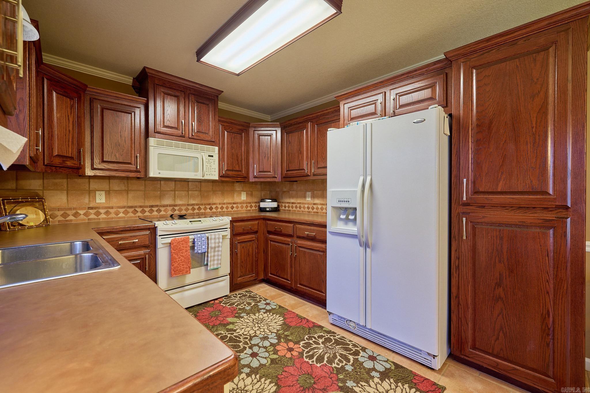 EMERALD VALLEY - Residential