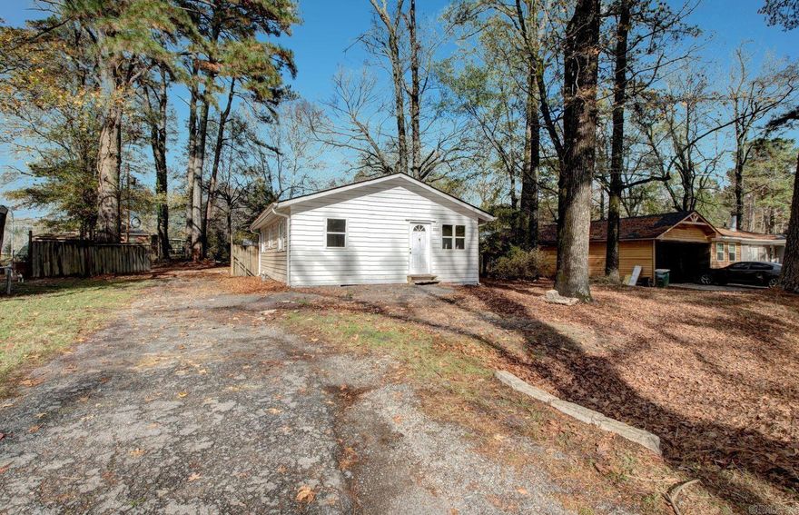 This cute 2 bedroom 1 bath home is located in the heart of Little Rock close to parks and shopping.  This home has just been updated with a new roof, new exterior and interior paint, new flooring, a new AC unit, new lighting, new granite counter tops, new appliances, and more.  Don't miss out on this great space buy!!  This is a Fannie Mae Homepath property so PLEASE SEE AGENT REMRAKS ON HOW TO SUBMIT OFFERS.