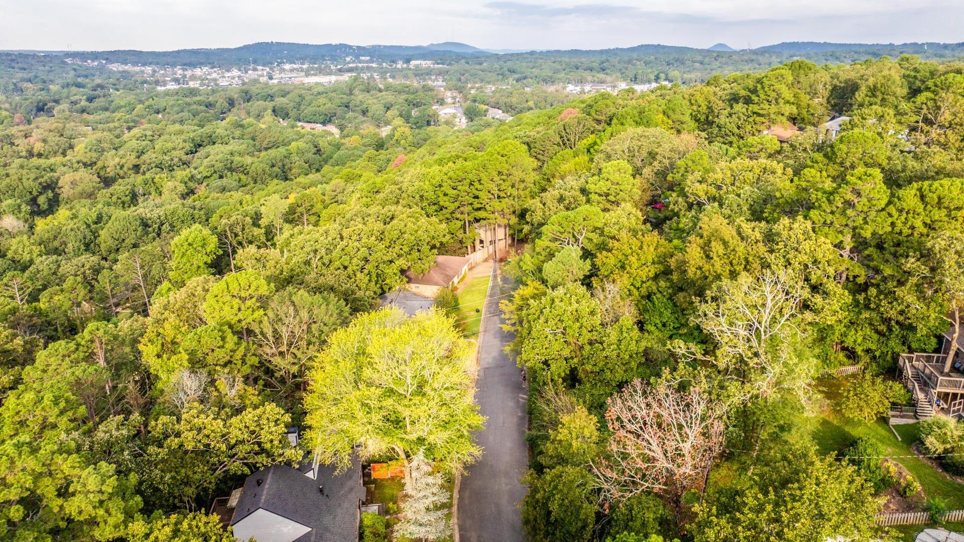 LEAWOOD MANOR - Residential