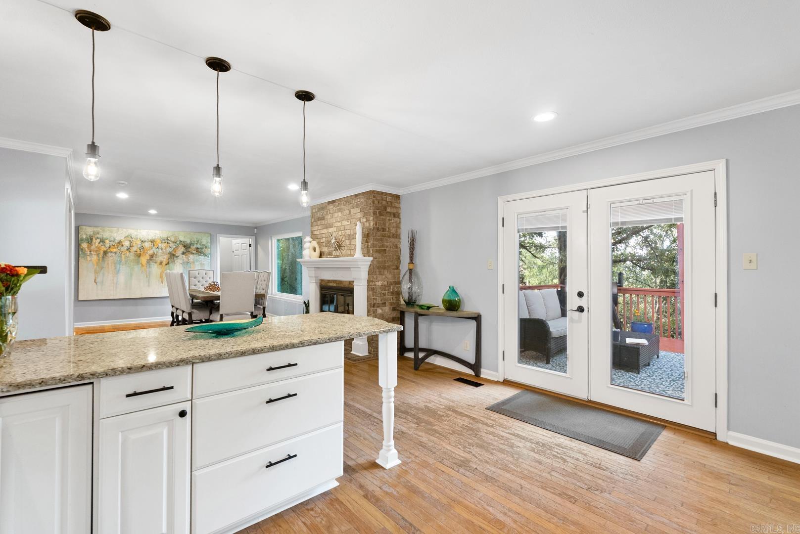 LEAWOOD MANOR - Residential