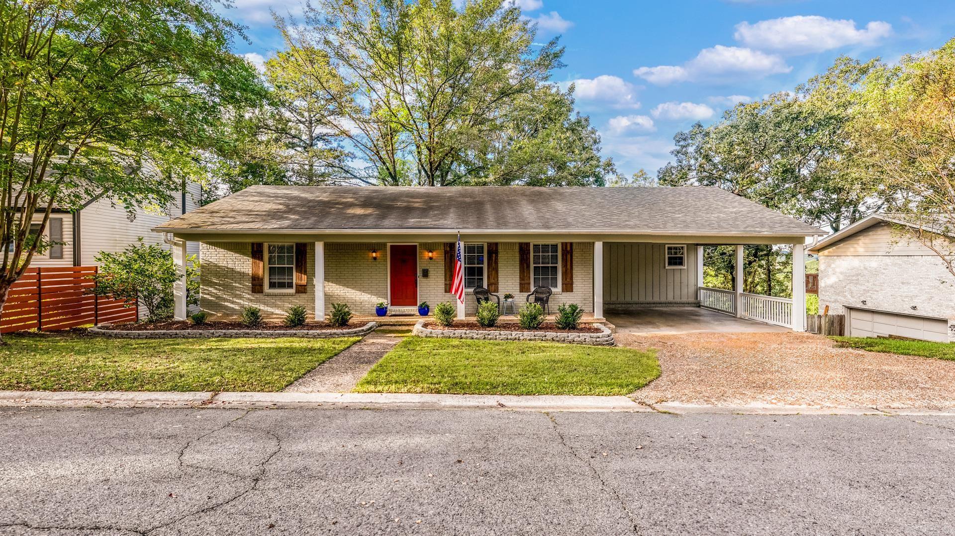 LEAWOOD MANOR - Residential