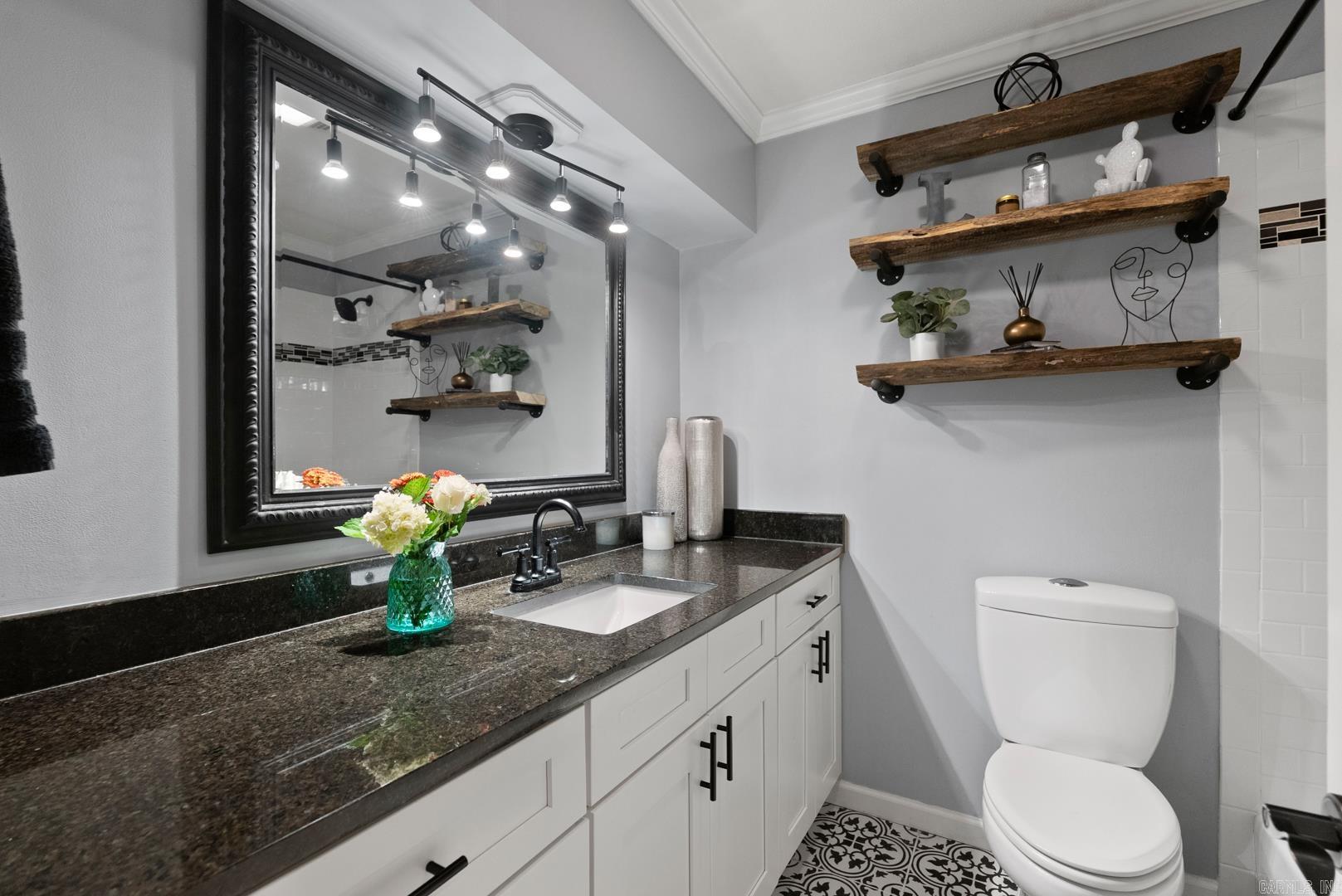 LEAWOOD MANOR - Residential