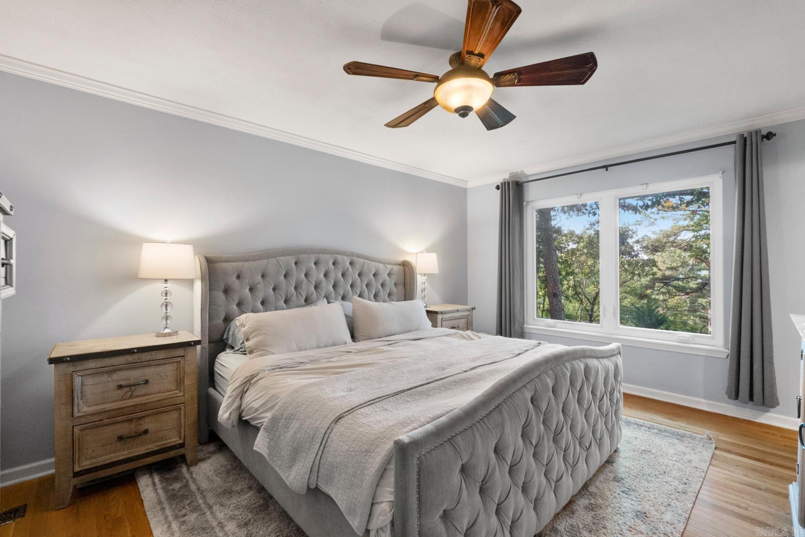 LEAWOOD MANOR - Residential