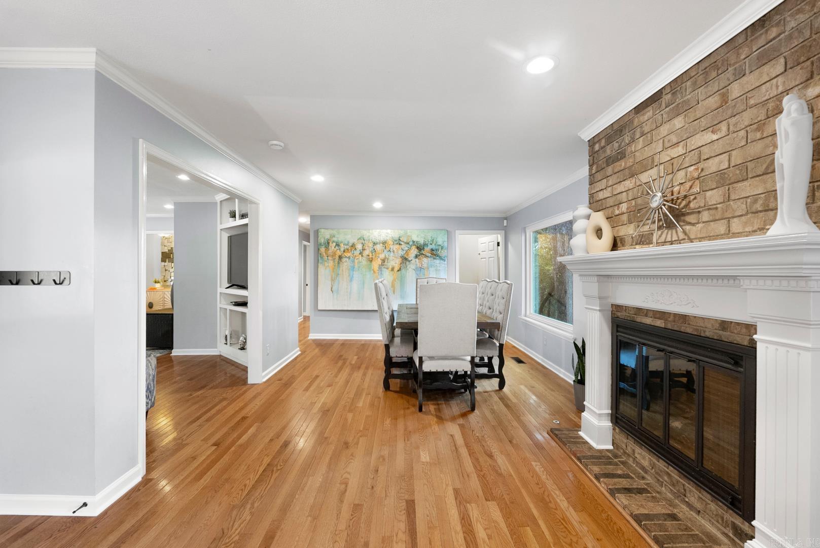 LEAWOOD MANOR - Residential