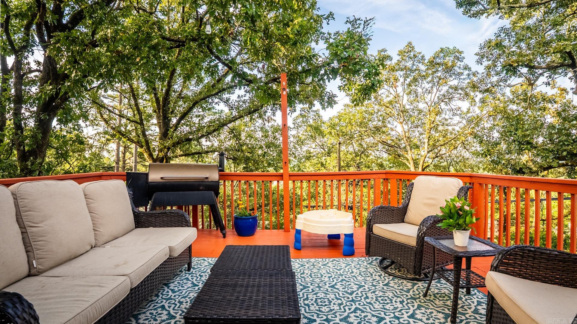 LEAWOOD MANOR - Residential