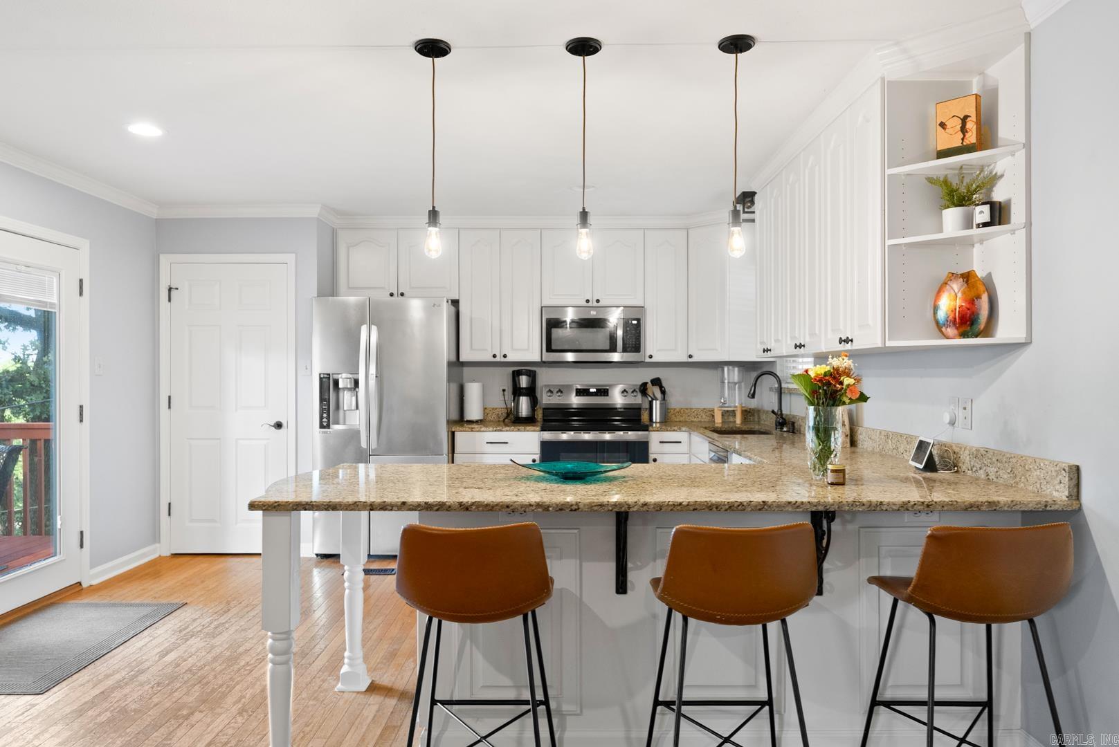 LEAWOOD MANOR - Residential