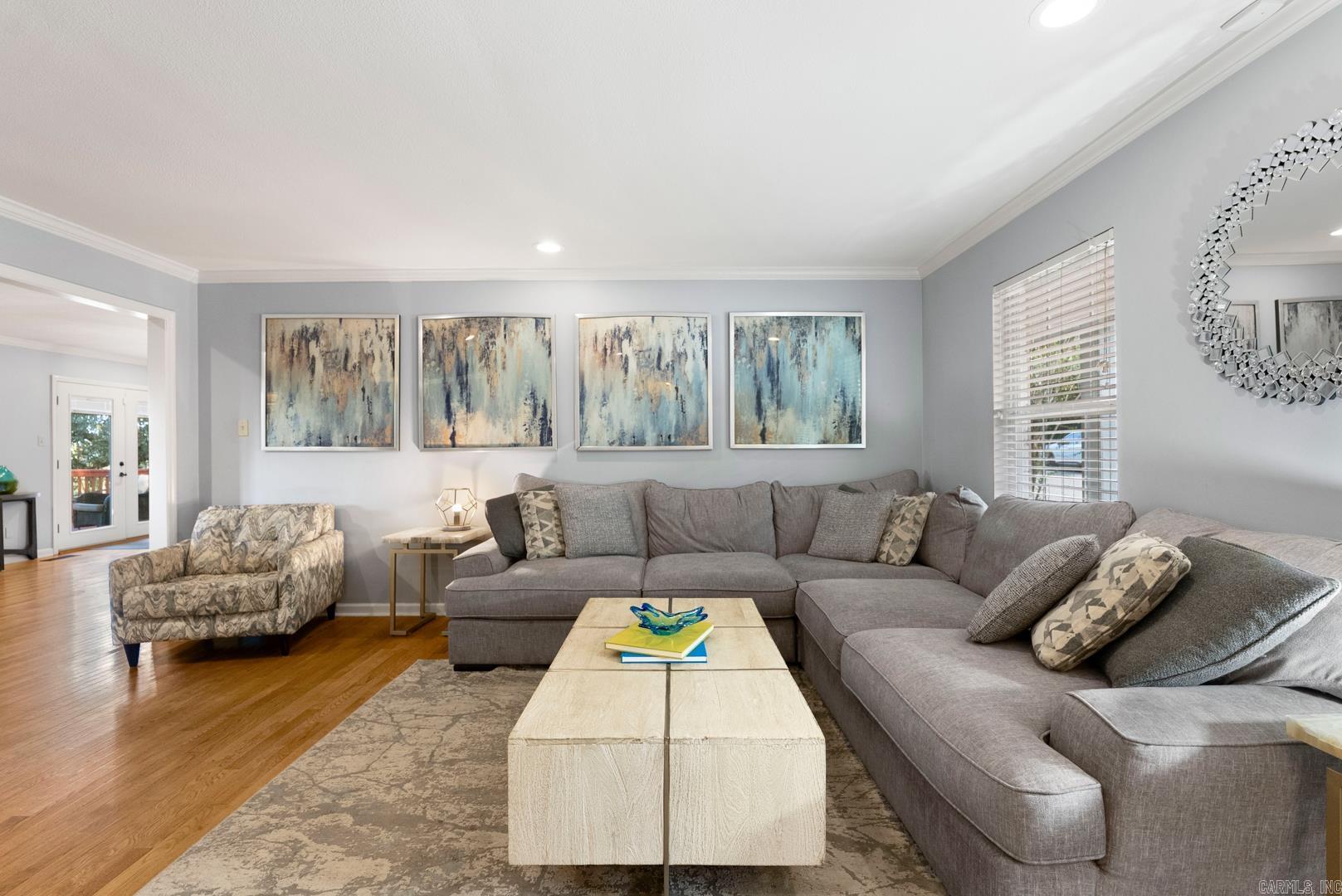 LEAWOOD MANOR - Residential