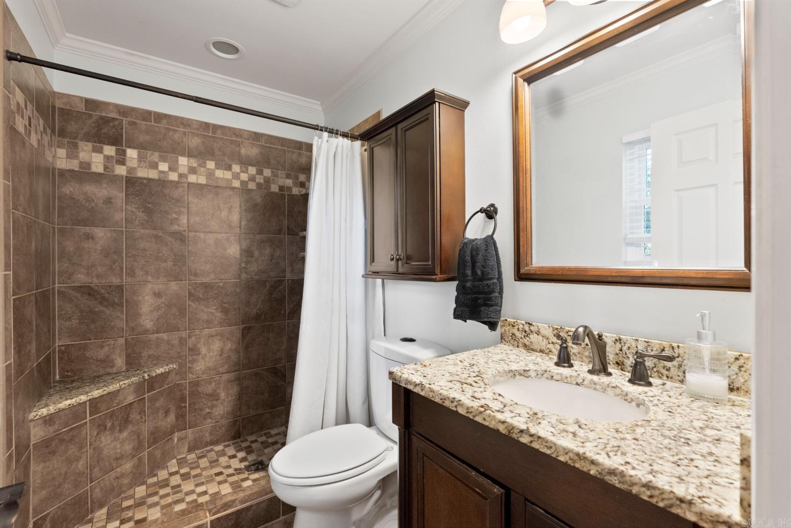 LEAWOOD MANOR - Residential