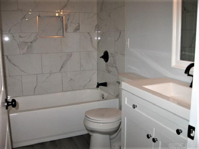 LAKEWOOD HILLS - Residential