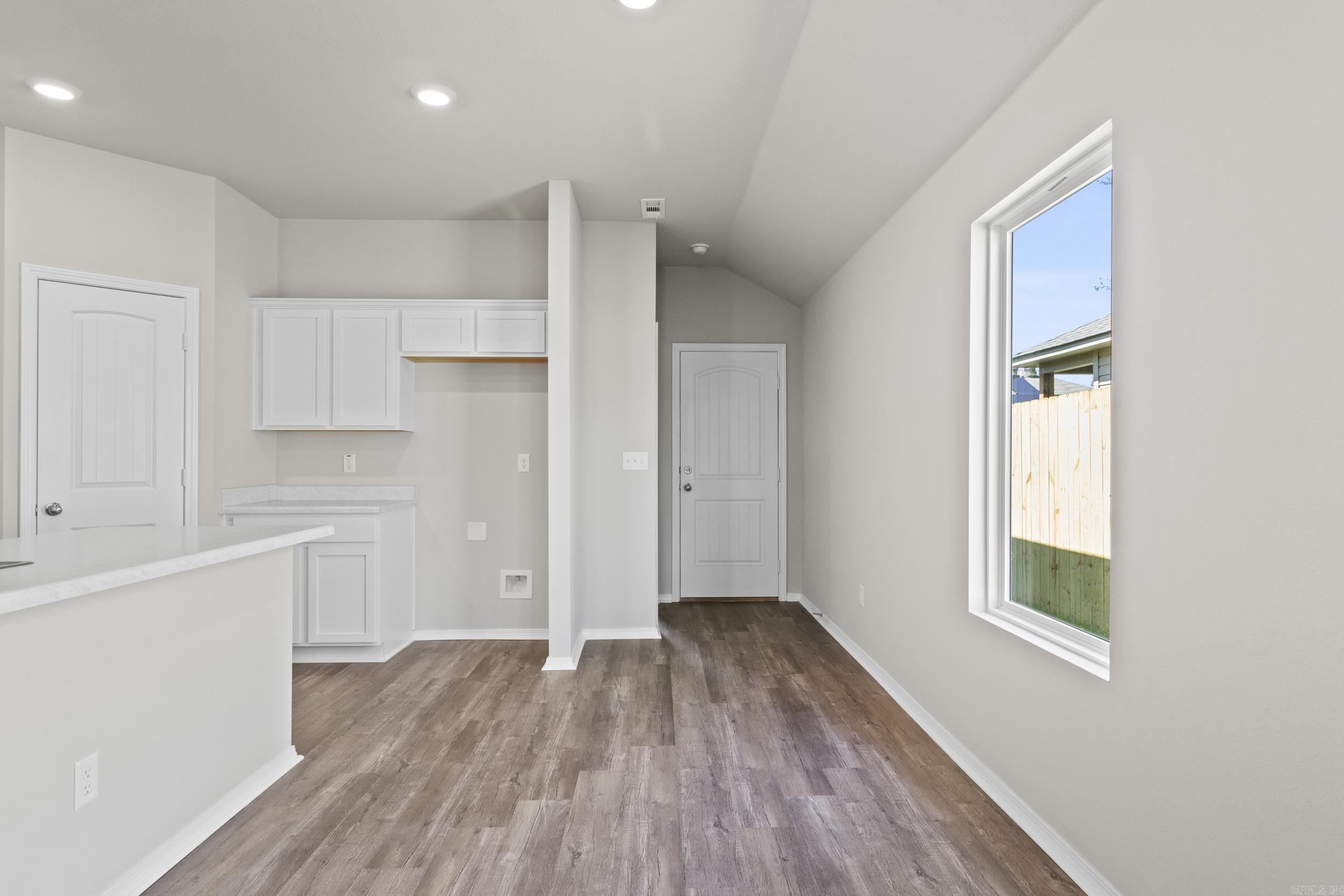 COUNTRY CLUB OF ARK THE - Residential