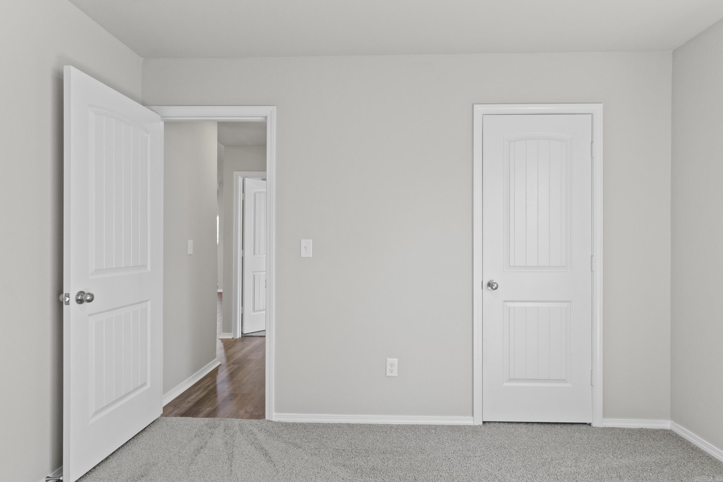 COUNTRY CLUB OF ARK THE - Residential