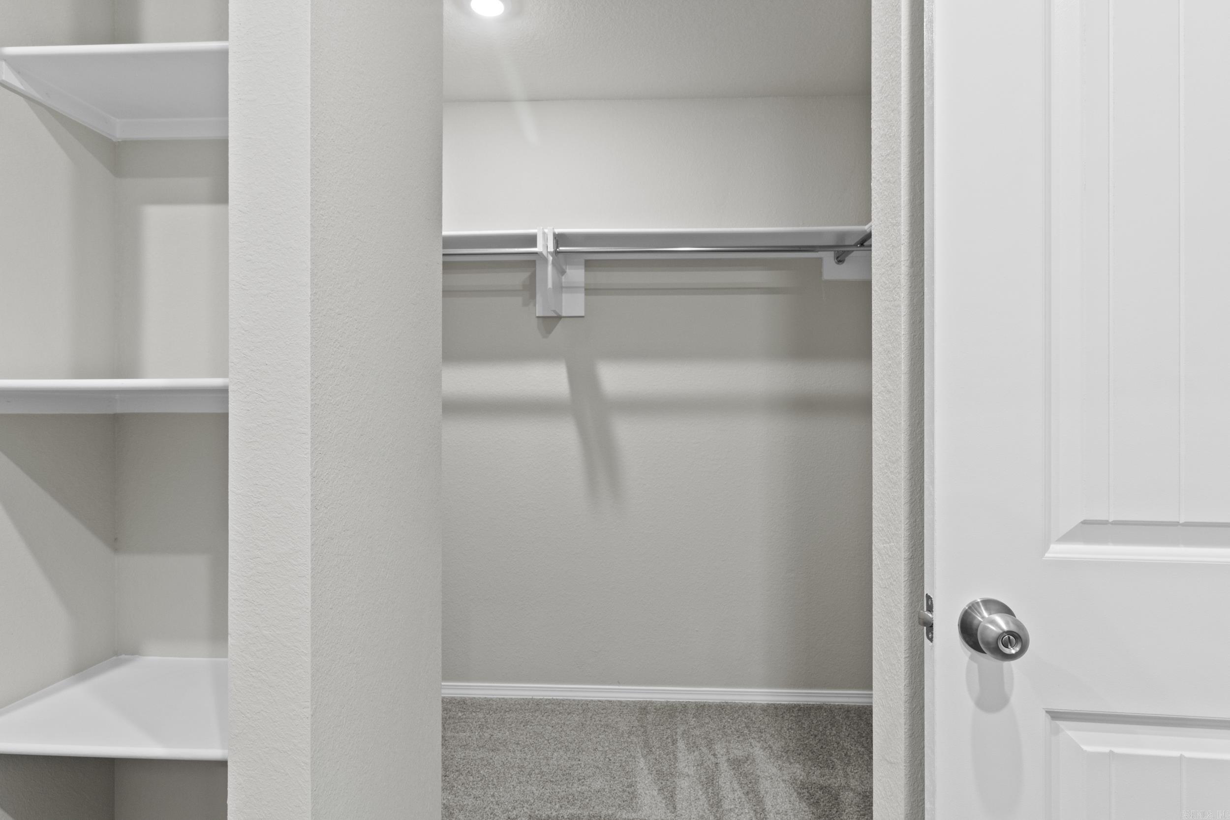 COUNTRY CLUB OF ARK THE - Residential