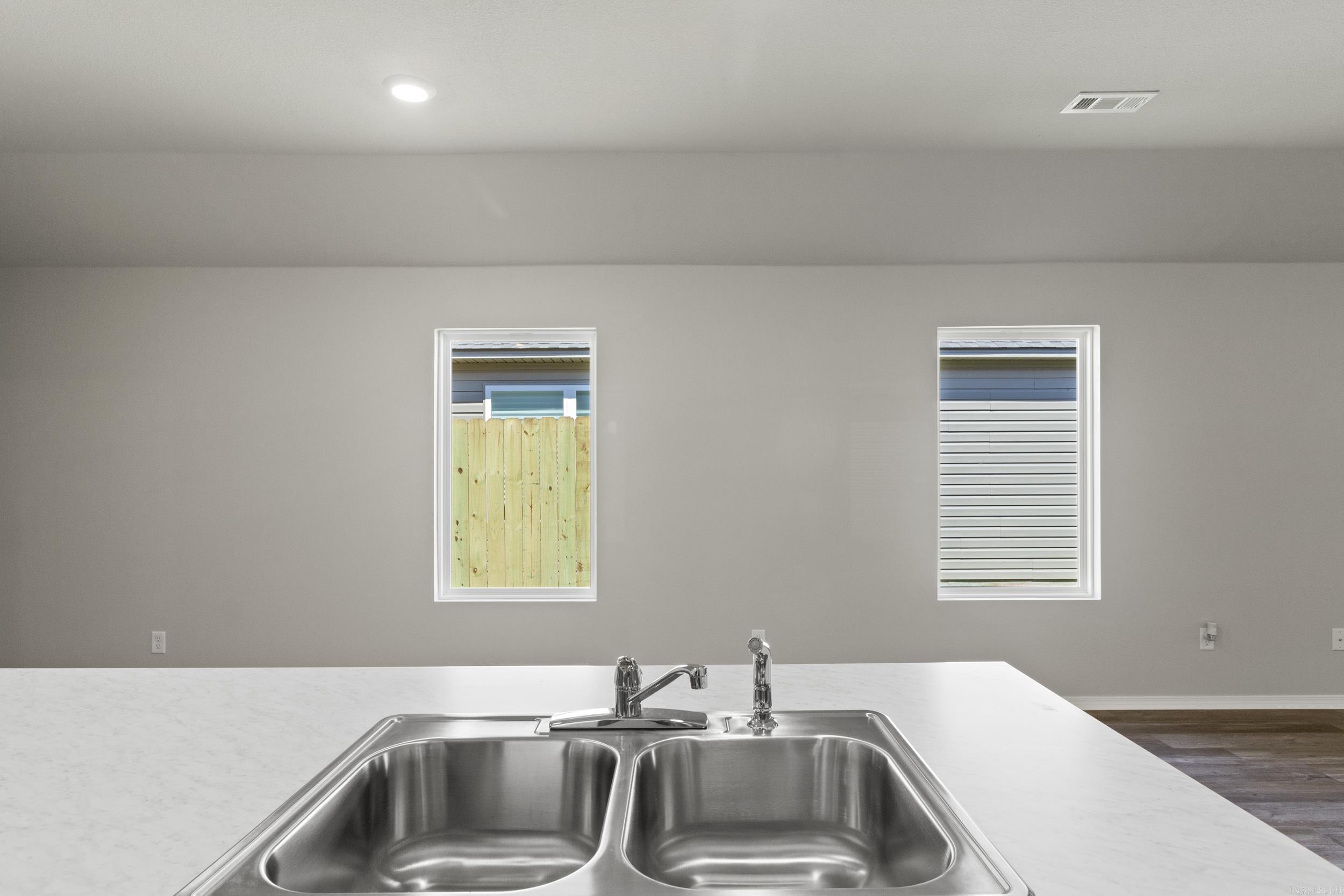 COUNTRY CLUB OF ARK THE - Residential