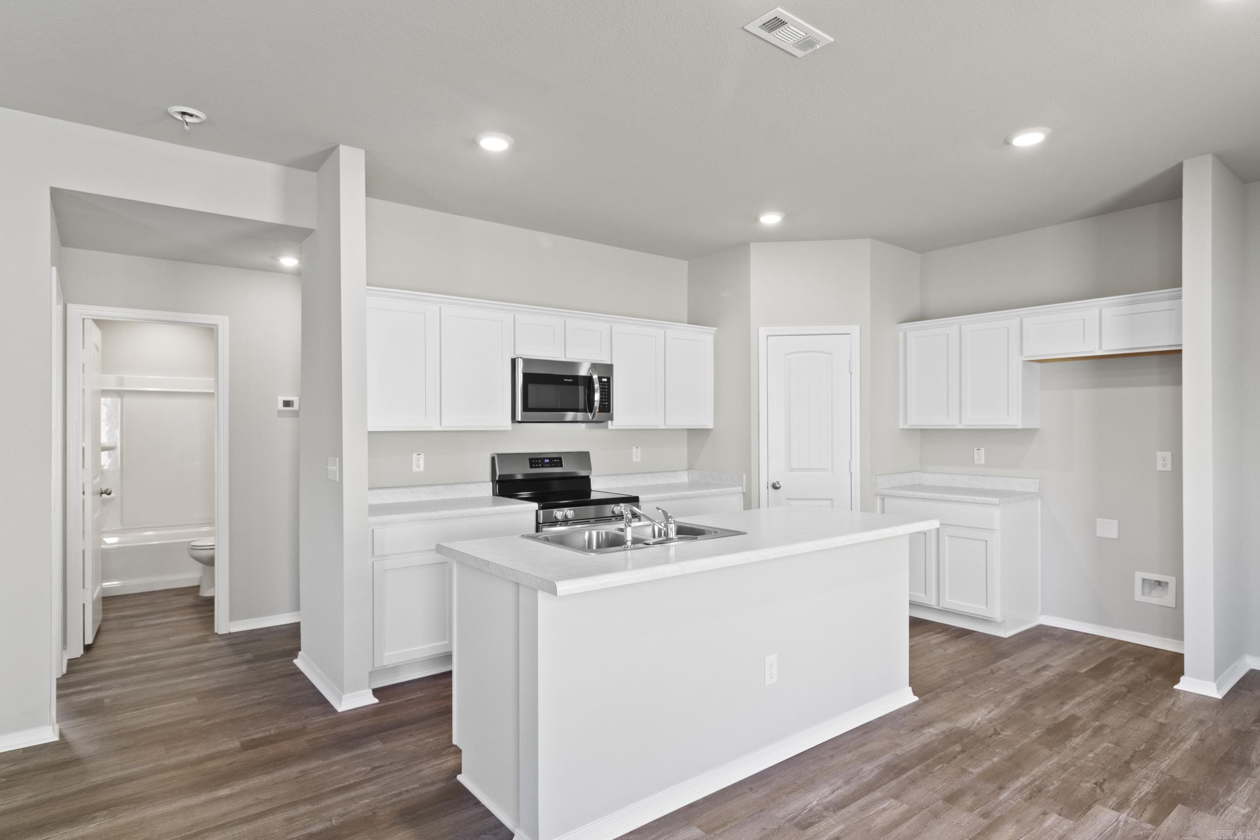 COUNTRY CLUB OF ARK THE - Residential