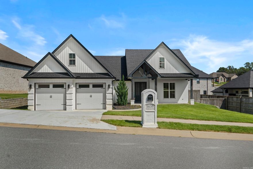 Beautifully maintained 1 ½-story home located in the highly sought-after Creekside Subdivision. This spacious 4-bedroom, 3-bath residence offers a split-level, open-concept floor plan with an office and a versatile bonus room upstairs. The inviting living room boasts 10-foot ceilings, expansive windows that fill the space with natural light, and a modern LED fireplace. The kitchen is a true centerpiece, featuring ample cabinet space, granite countertops, a large island with a farmhouse sink, and a walk-in pantry. The primary suite is a private retreat with a tray ceiling, a luxurious en-suite bathroom, double sinks, a standalone soaking tub, walk-in shower, and a generous walk-in closet. Additional highlights include a spacious laundry room with cabinets, counter space, a sink, and a hanging rail. The upstairs bonus room offers a full bath, closet, and additional storage, making it ideal for guests or a media/game room. Step outside to enjoy the covered patio, perfect for grilling and relaxing, overlooking a fully fenced backyard. Don't miss the opportunity to call this exceptional home yours—schedule a showing today!