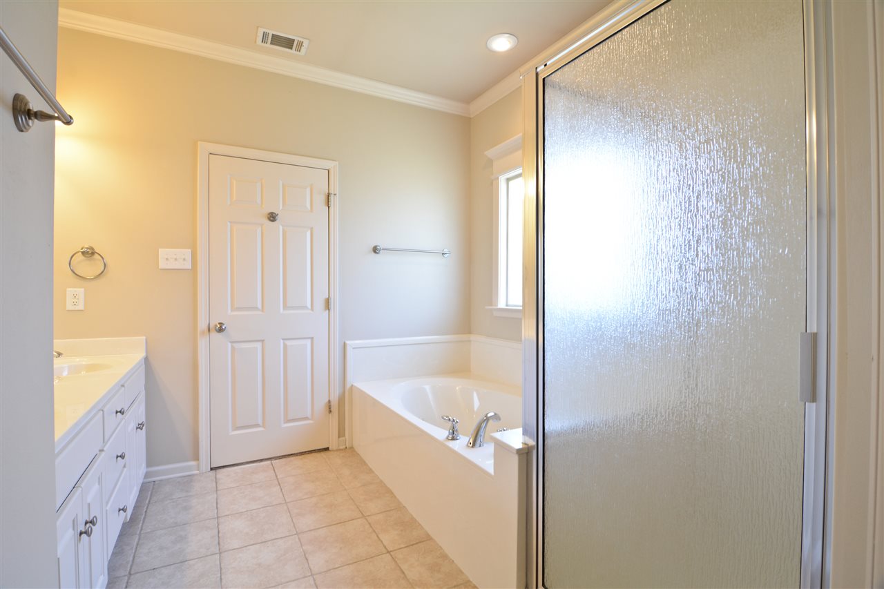 AUSTIN LAKES ON THE BAY ADDN - Residential