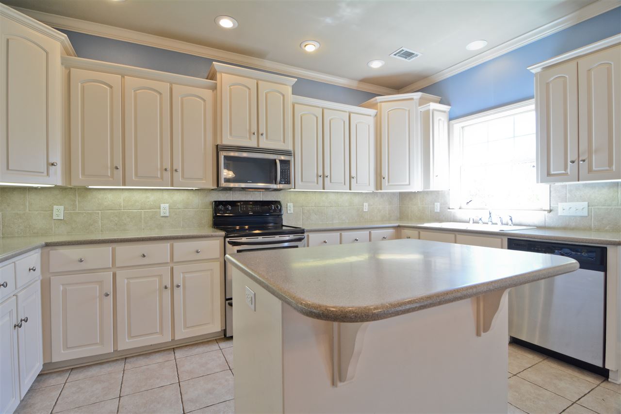 AUSTIN LAKES ON THE BAY ADDN - Residential