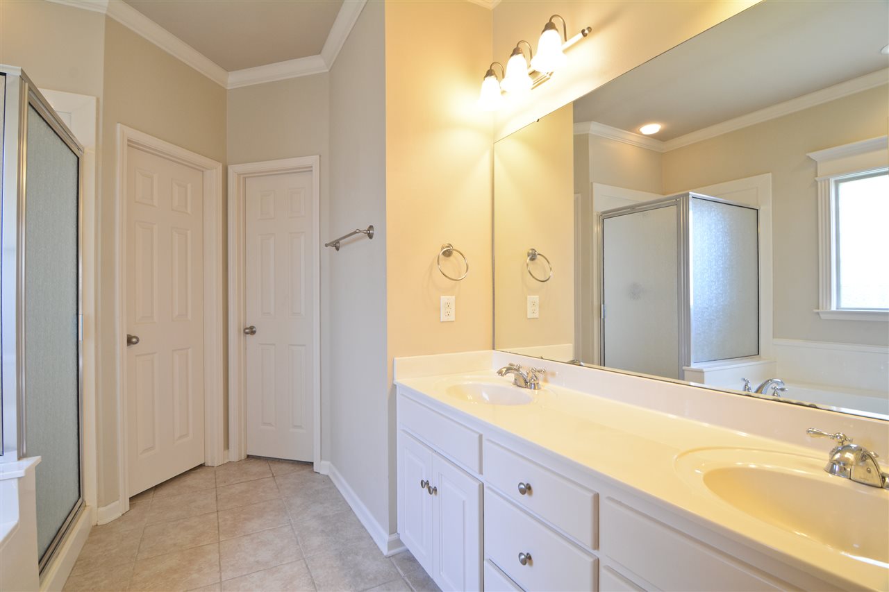 AUSTIN LAKES ON THE BAY ADDN - Residential