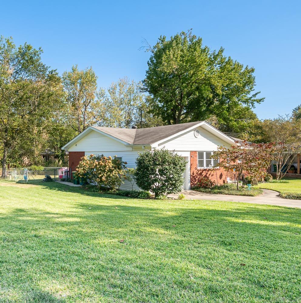 BROOK HOLLOW ADDN - Residential