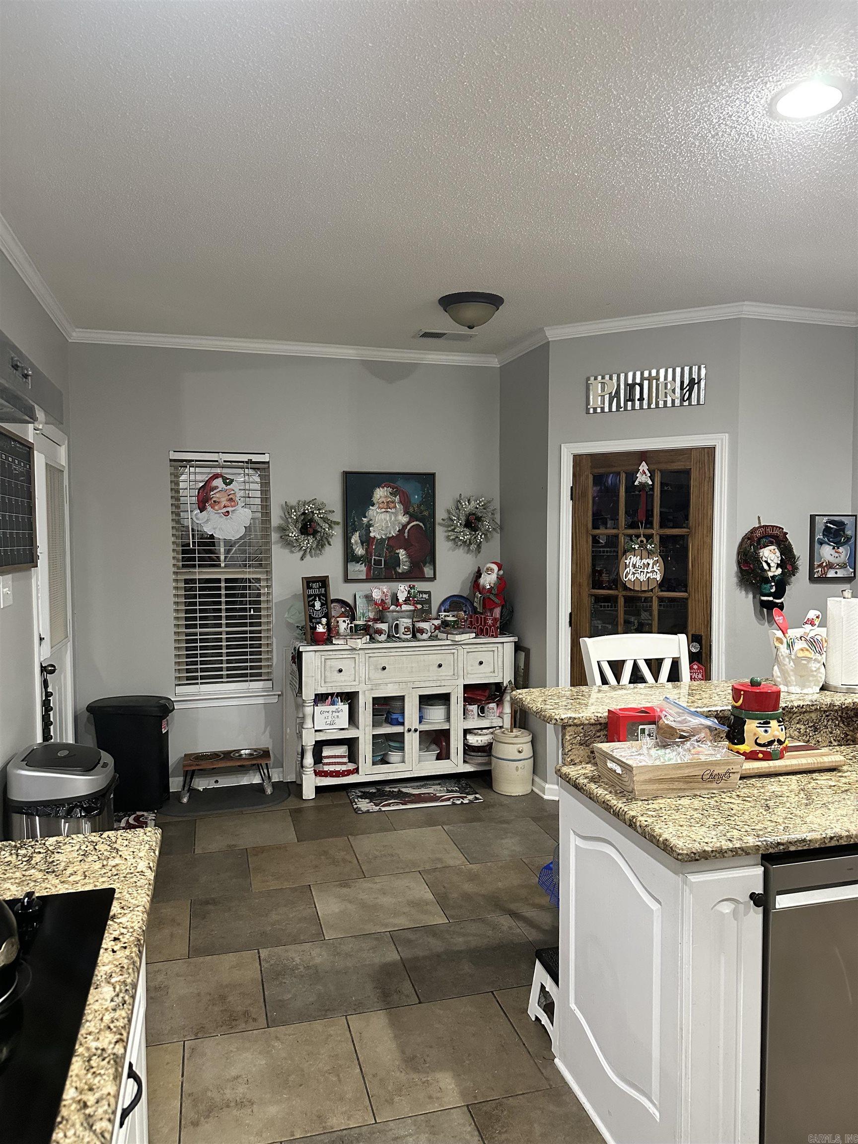 DELTA ACRES - Residential