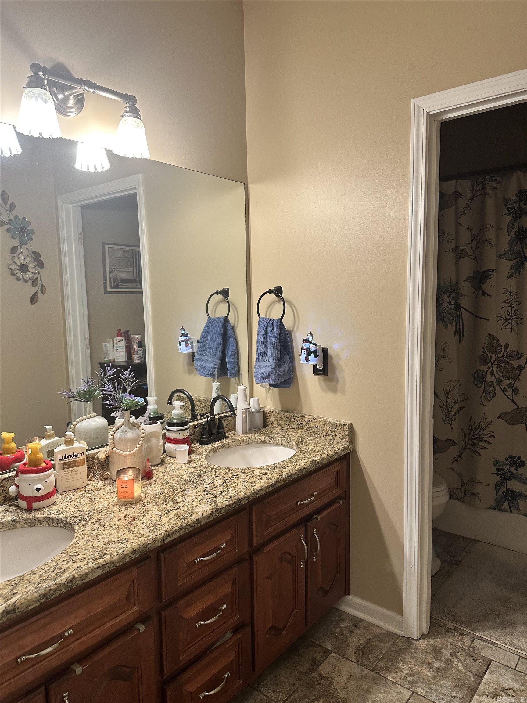 DELTA ACRES - Residential