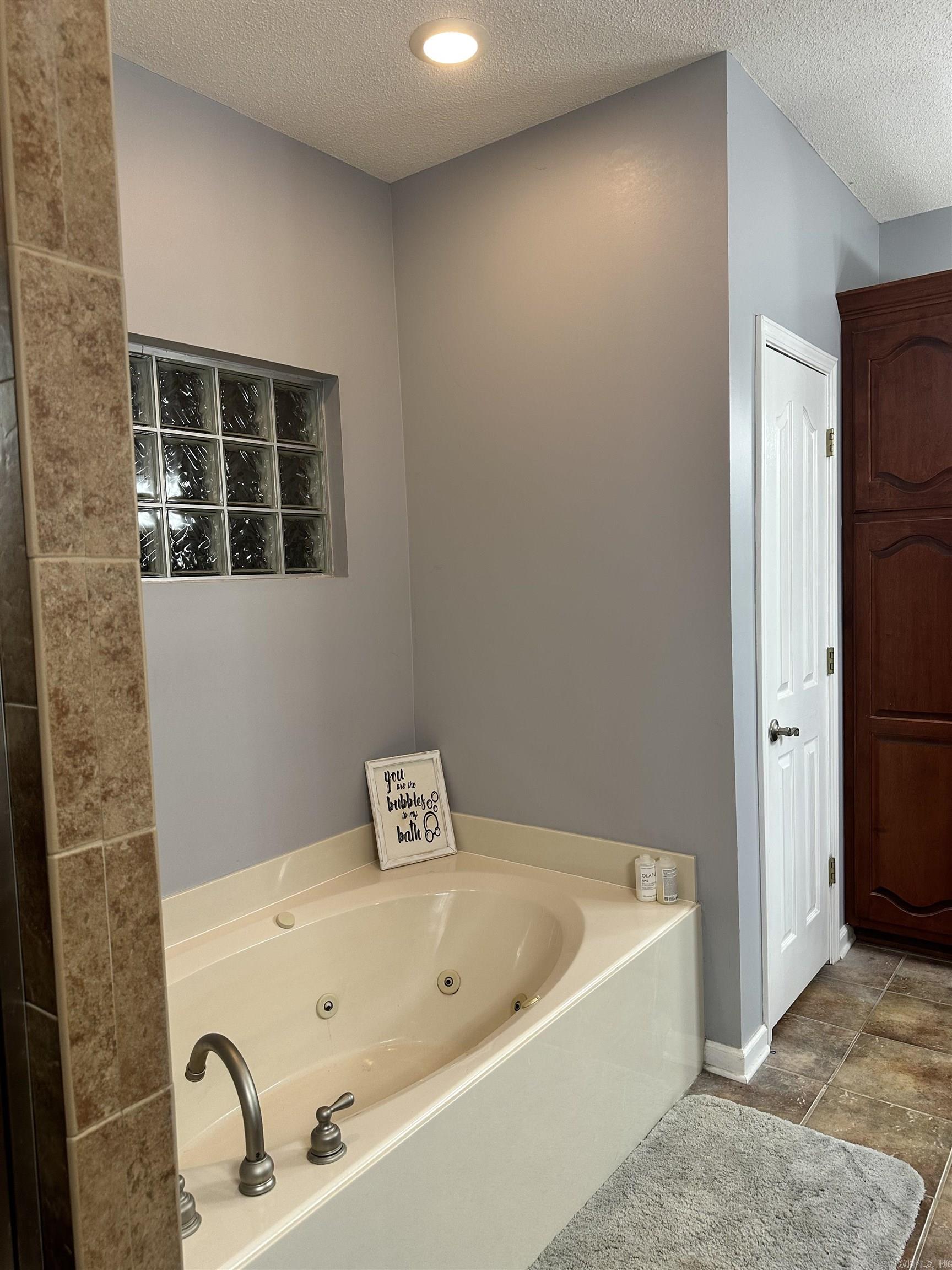 DELTA ACRES - Residential