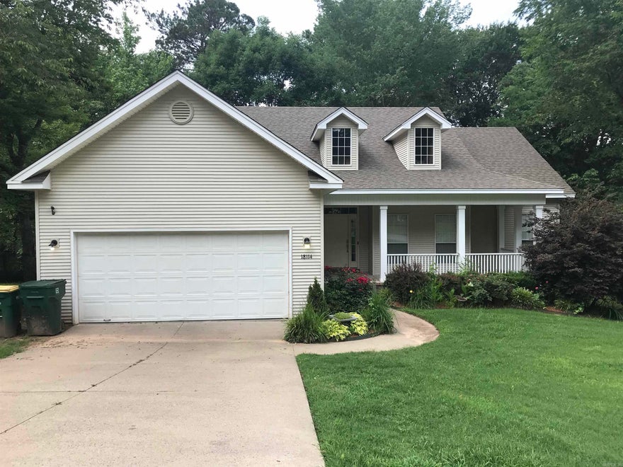 Beautiful home ready for move-in.  Formal dining, family room with cozy fireplace, kitchen overlooks breakfast area and backyard.  Master bedroom with separate setting area or office space with built-ins. Split floorplan, all other bedroom on opposite side of Master.  Nice front porch for early morning coffee to start the day!